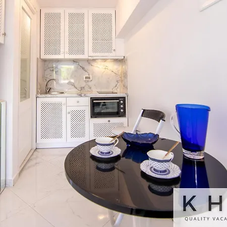 Apartment Ground Floor On Zavalata In Fiskardo! 20 Steps From Zavalata Beach!