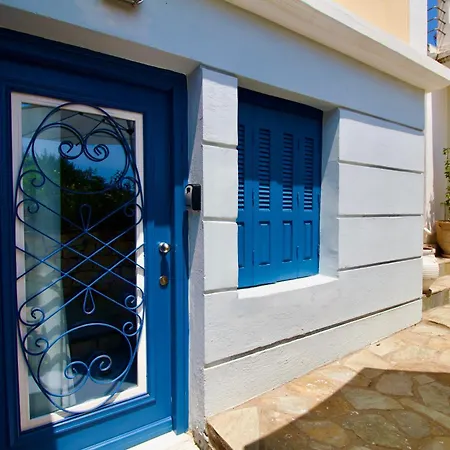 Apartment Ground Floor On Zavalata In Fiskardo! 20 Steps From Zavalata Beach!